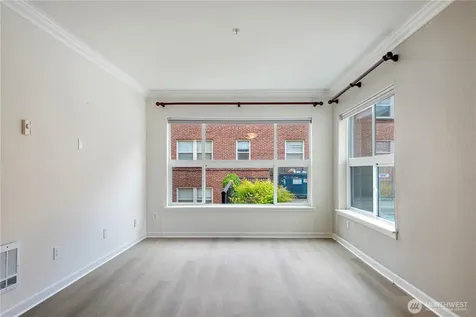 621 5th Avenue N Seattle WA 98109