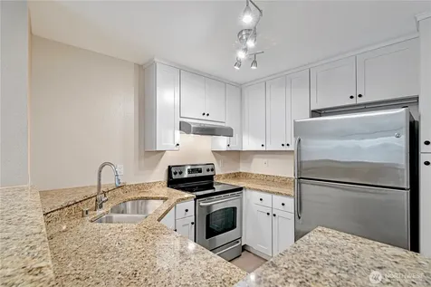 621 5th Avenue N Seattle WA 98109