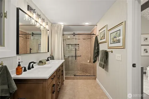 1824 180th Avenue NE Bellevue WA 98008
