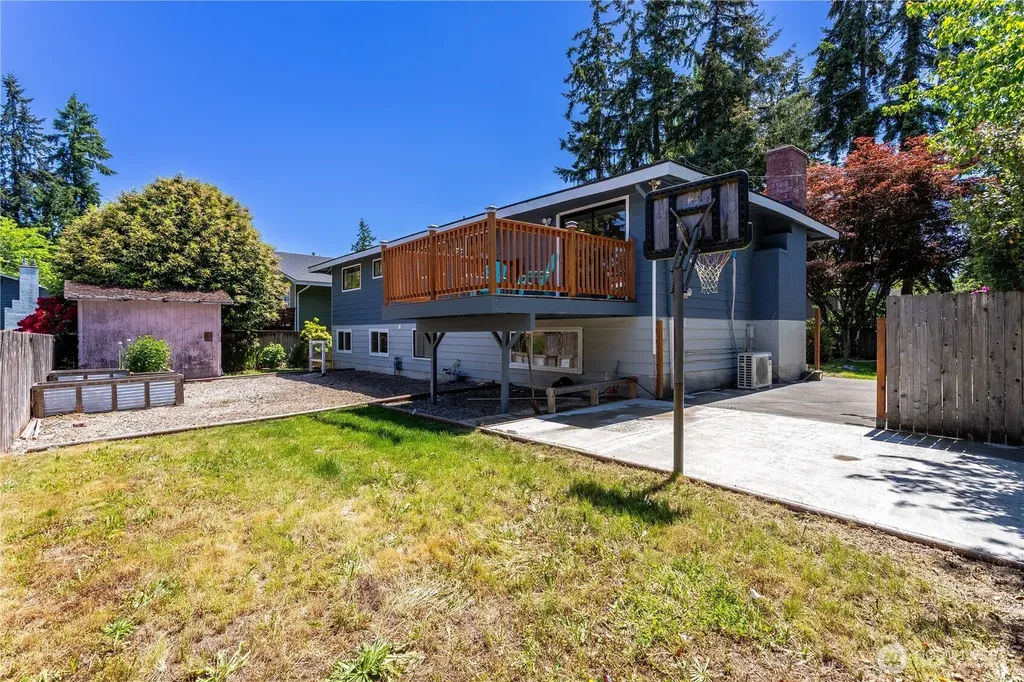 2104 N 188th Street Shoreline WA 98133