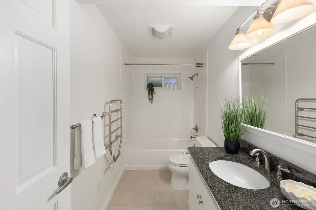 6620 28th Avenue NW Seattle WA 98117