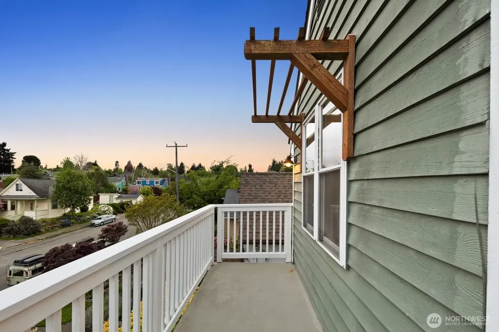 6620 28th Avenue NW Seattle WA 98117