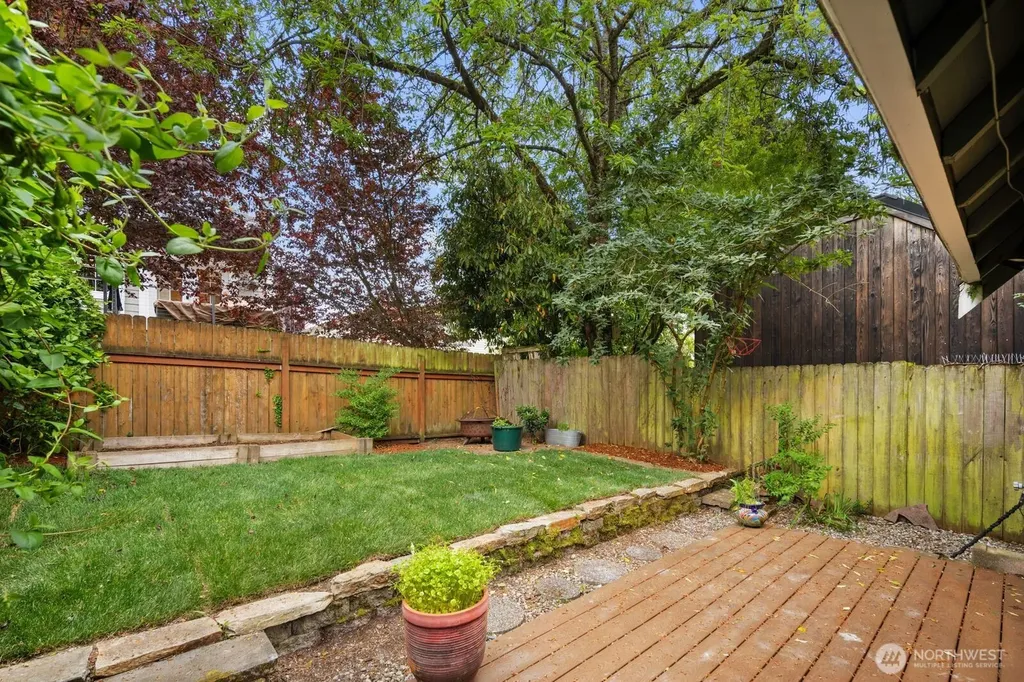 6620 28th Avenue NW Seattle WA 98117