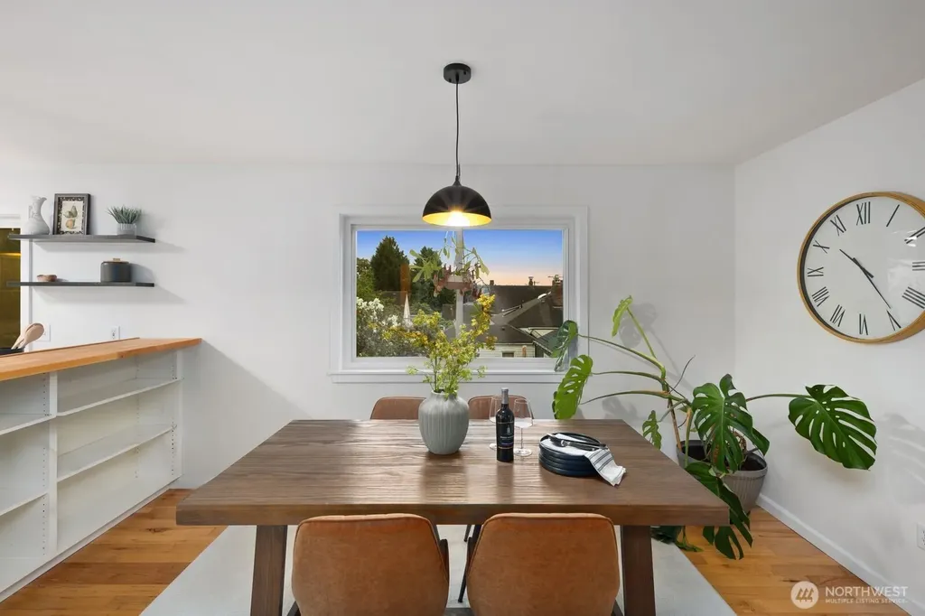 6620 28th Avenue NW Seattle WA 98117