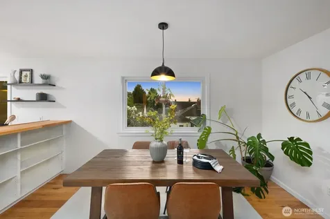 6620 28th Avenue NW Seattle WA 98117