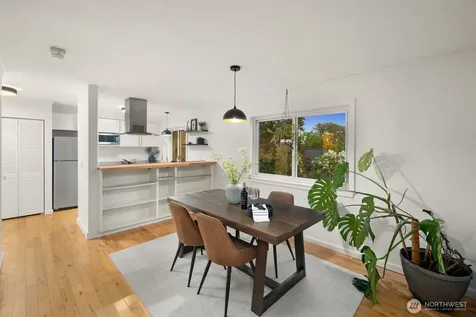 6620 28th Avenue NW Seattle WA 98117