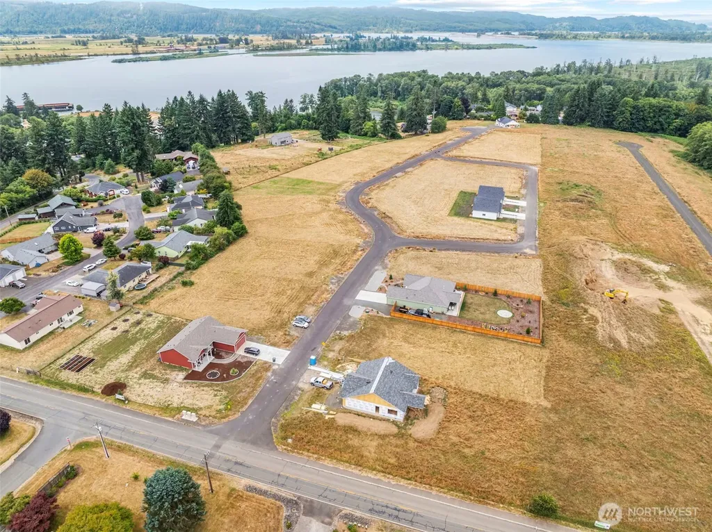 18 Sunnyfield Drive Cathlamet WA 98612