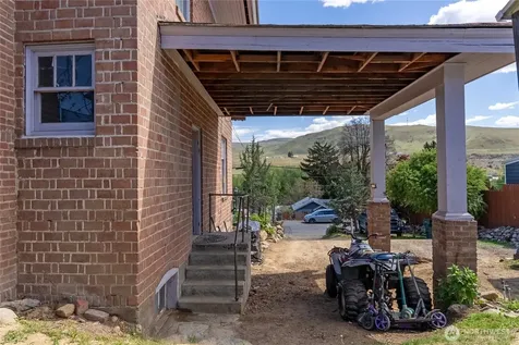 633 N 3rd Avenue Okanogan WA 98840