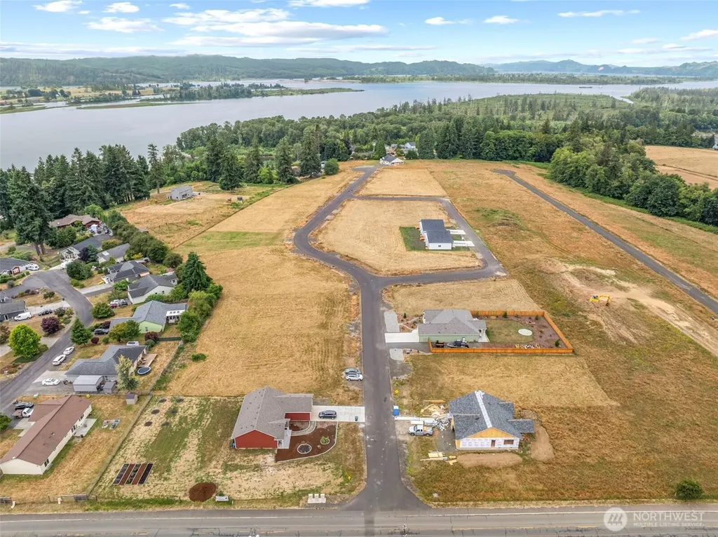 28 Sunnyfield Drive Cathlamet WA 98612