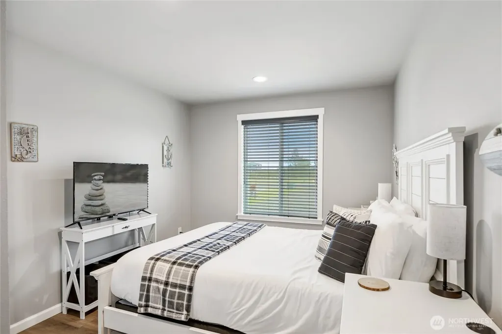 1019 Wawona Avenue SE Ocean Shores WA 98569