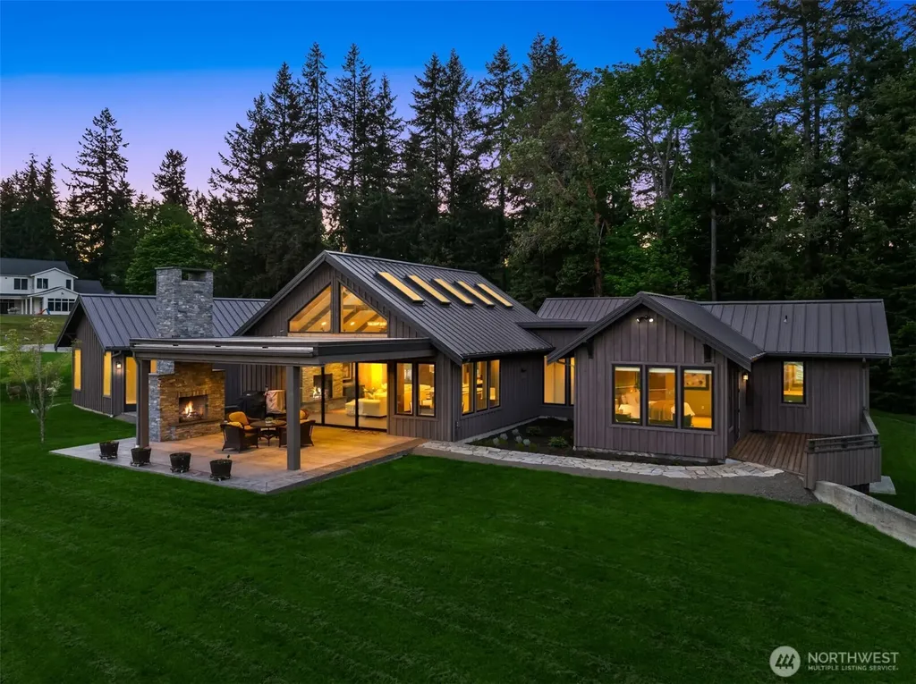 26868 Sunnyview Lane NE Kingston WA 98346