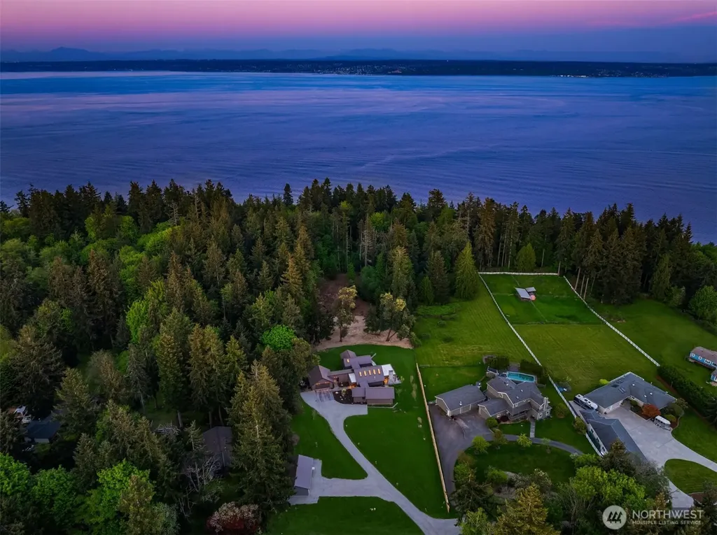 26868 Sunnyview Lane NE Kingston WA 98346
