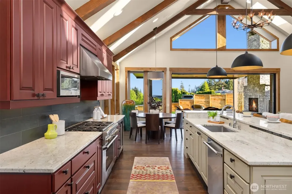 26868 Sunnyview Lane NE Kingston WA 98346