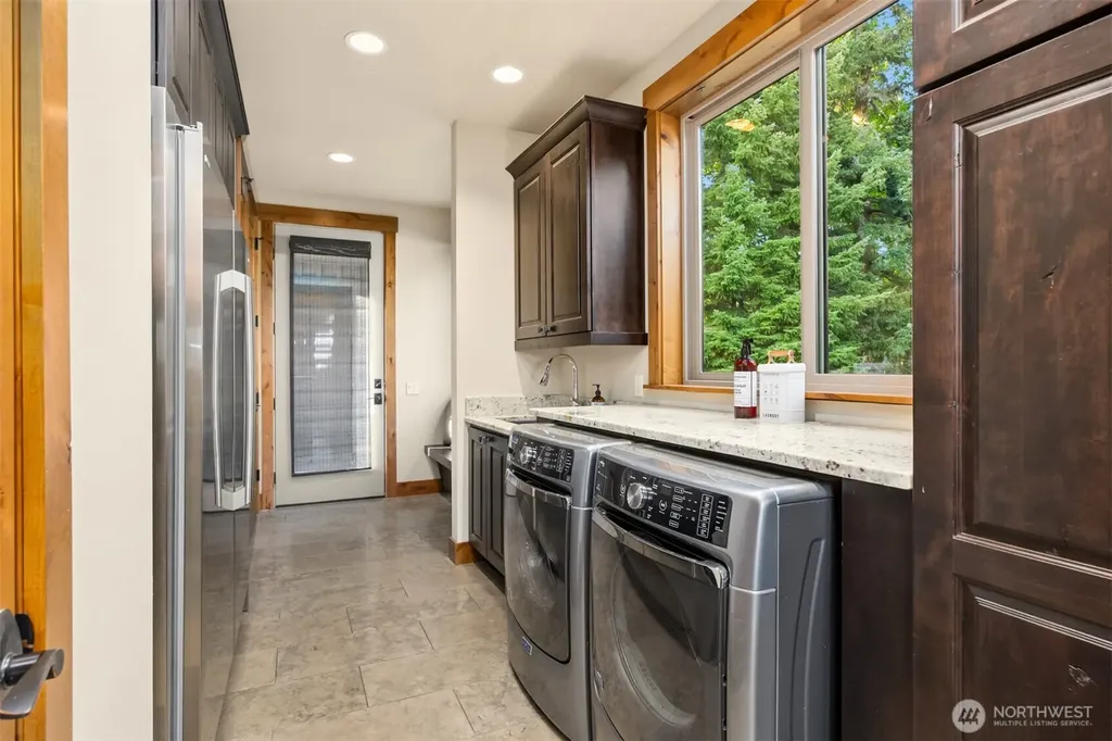 26868 Sunnyview Lane NE Kingston WA 98346