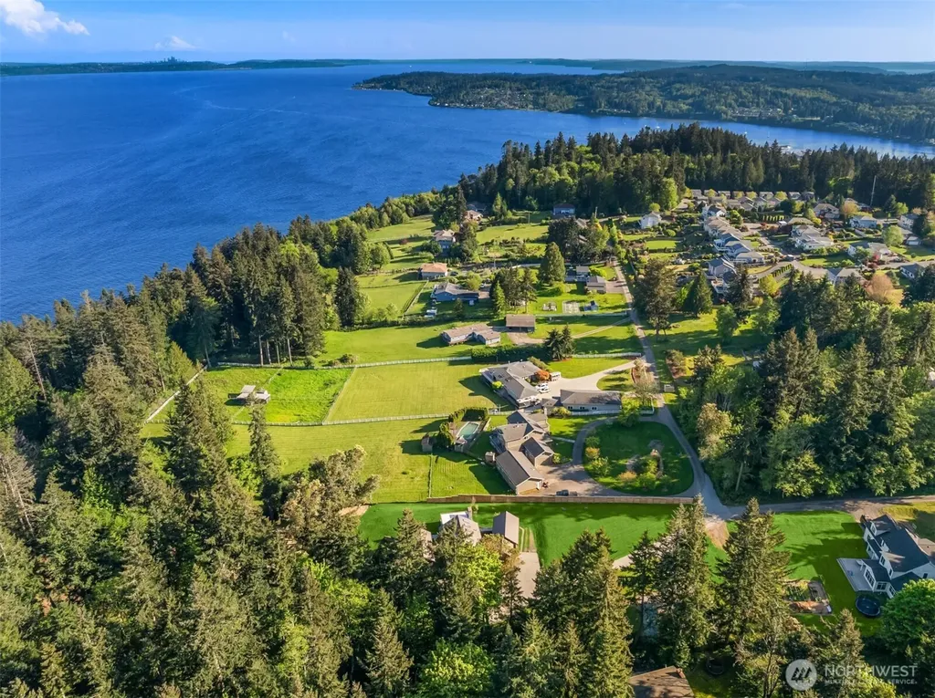 26868 Sunnyview Lane NE Kingston WA 98346