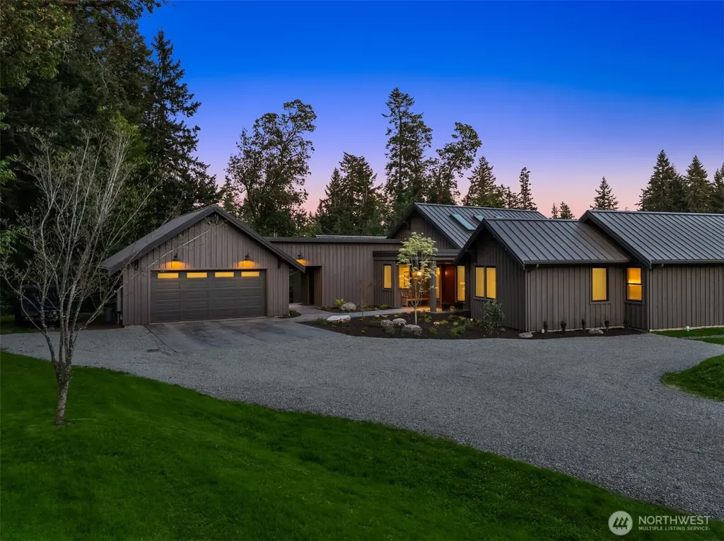 26868 Sunnyview Lane NE Kingston WA 98346