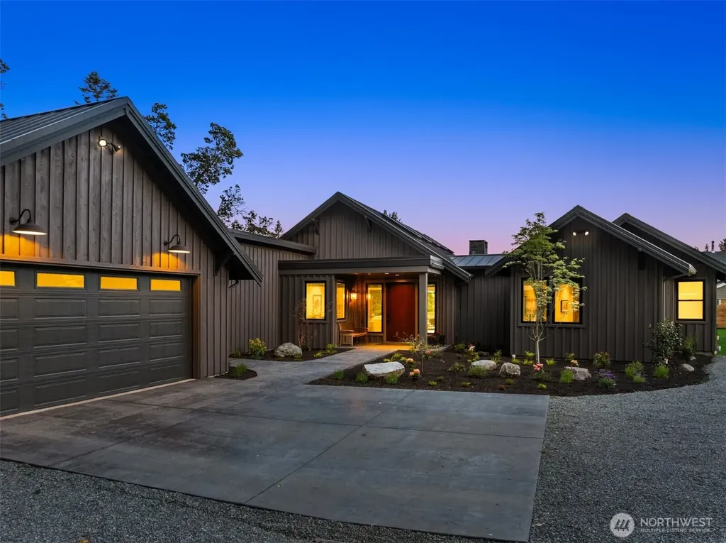 26868 Sunnyview Lane NE Kingston WA 98346