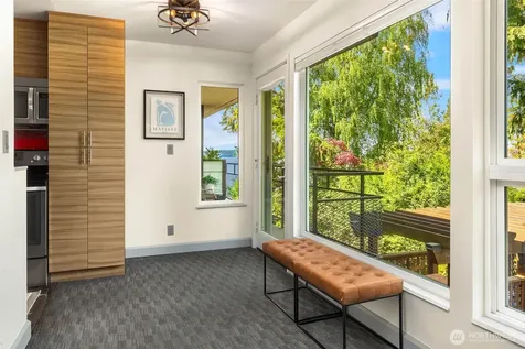 6201 Lake Washington Boulevard NE Kirkland WA 98033