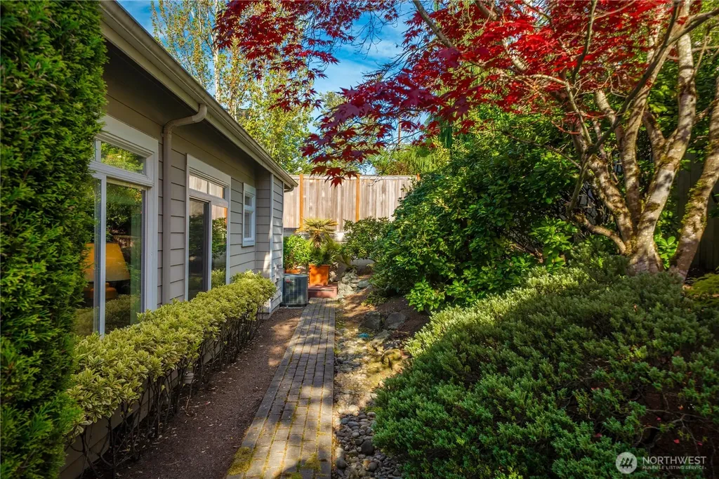 102 8th Lane Kirkland WA 98033