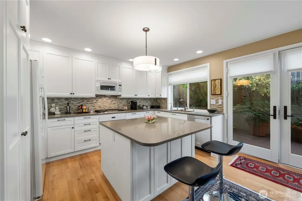 102 8th Lane Kirkland WA 98033