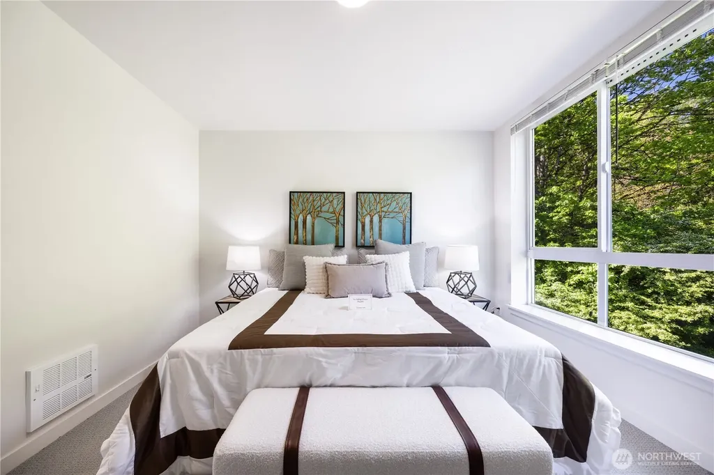 2705 S Charlestown Street Seattle WA 98108