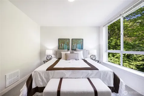 2705 S Charlestown Street Seattle WA 98108