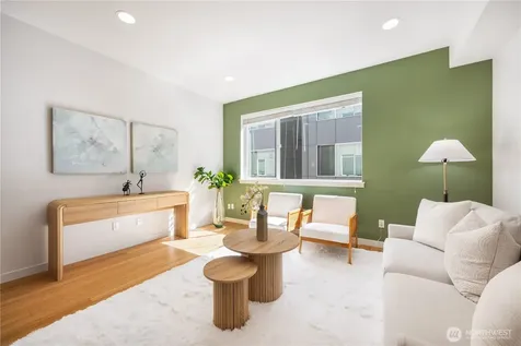 2705 S Charlestown Street Seattle WA 98108