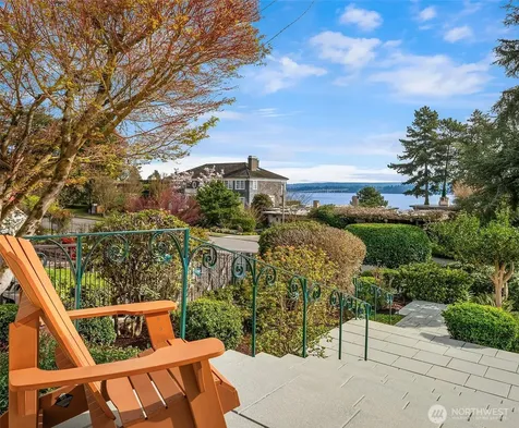453 Mcgilvra Boulevard E Seattle WA 98112
