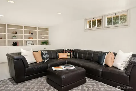453 Mcgilvra Boulevard E Seattle WA 98112