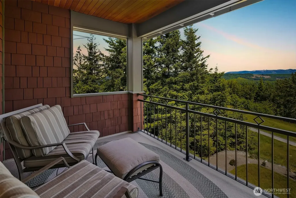 6230 Fairway Place SE Snoqualmie WA 98065