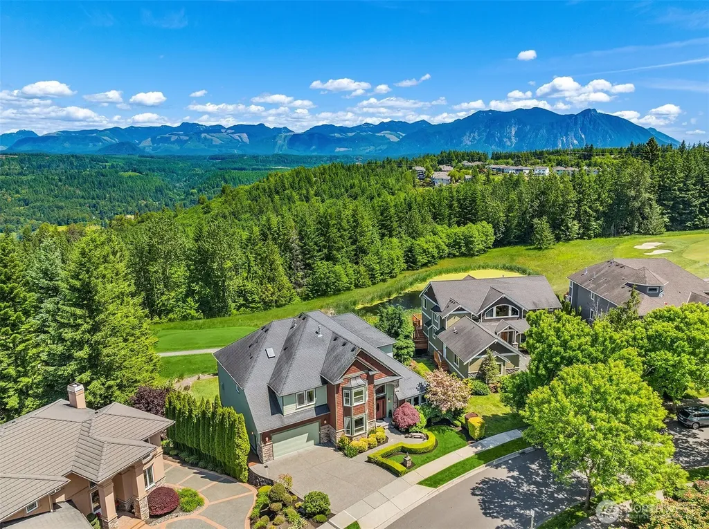 6230 Fairway Place SE Snoqualmie WA 98065