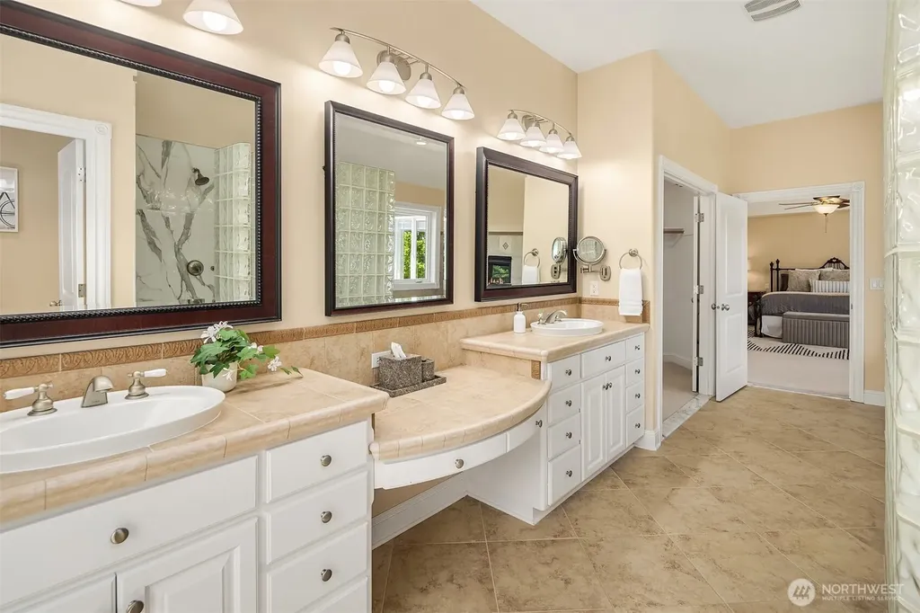 6230 Fairway Place SE Snoqualmie WA 98065