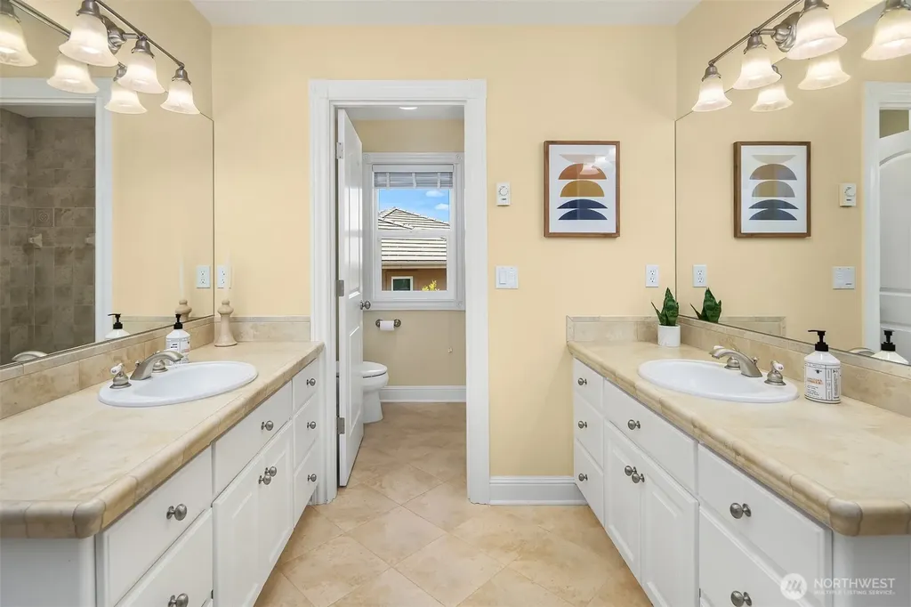 6230 Fairway Place SE Snoqualmie WA 98065