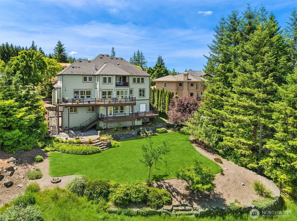 6230 Fairway Place SE Snoqualmie WA 98065