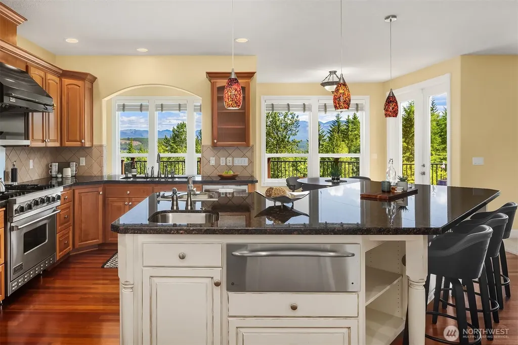 6230 Fairway Place SE Snoqualmie WA 98065