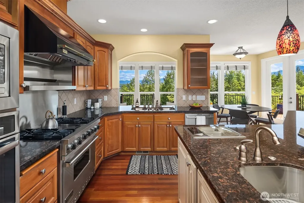 6230 Fairway Place SE Snoqualmie WA 98065