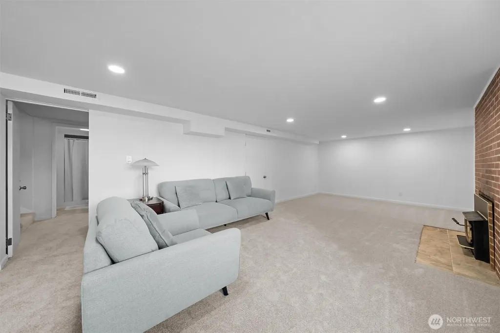 4536 119th Avenue SE Bellevue WA 98006