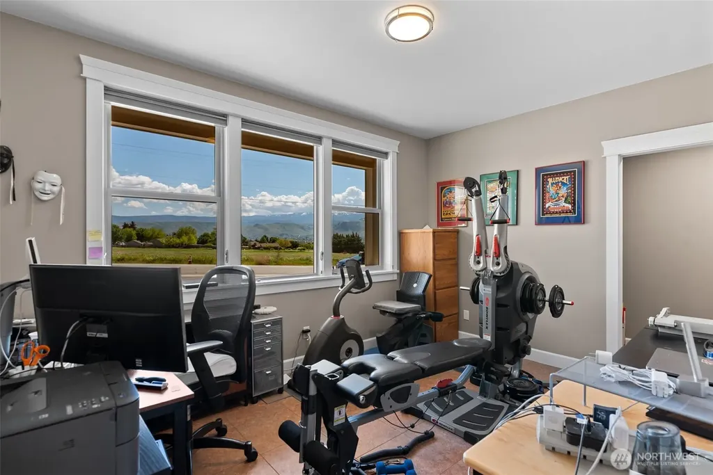 185 31st Street NW East Wenatchee WA 98802