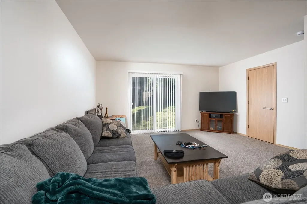 10910 Fruitland Avenue E Puyallup WA 98373