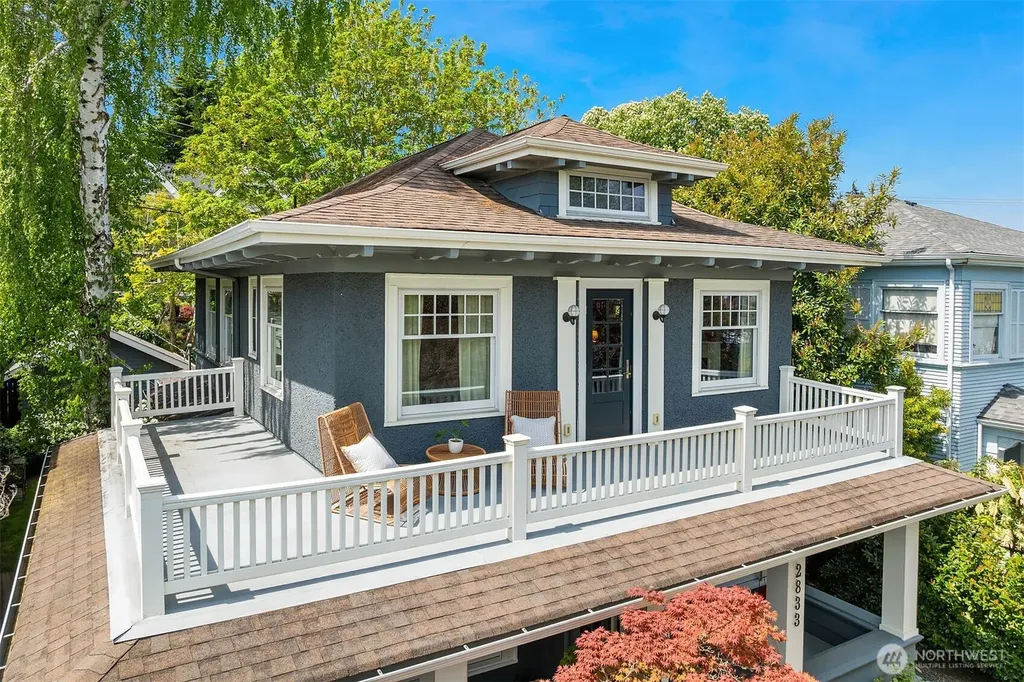 2833 10th Avenue E Seattle WA 98102