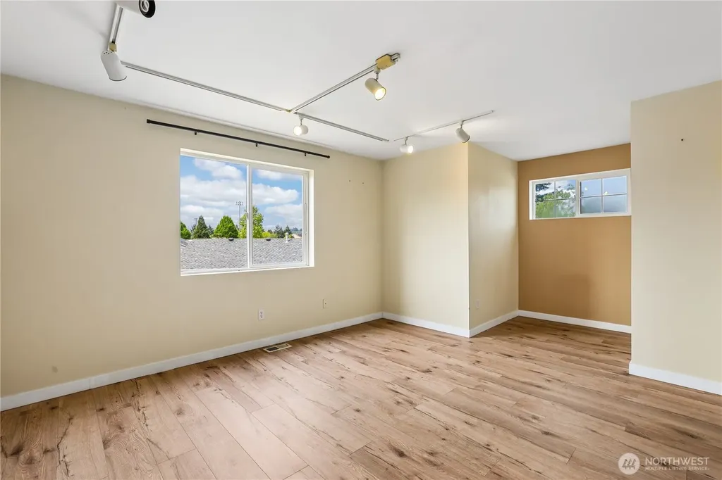 5417 156th Avenue Ct E Sumner WA 98390