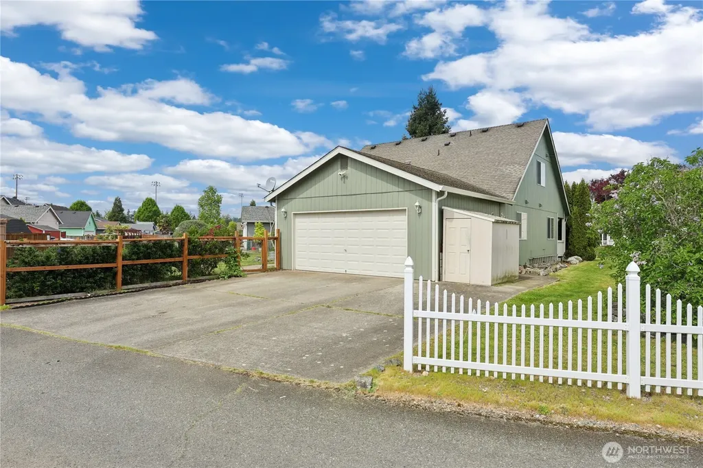 5417 156th Avenue Ct E Sumner WA 98390