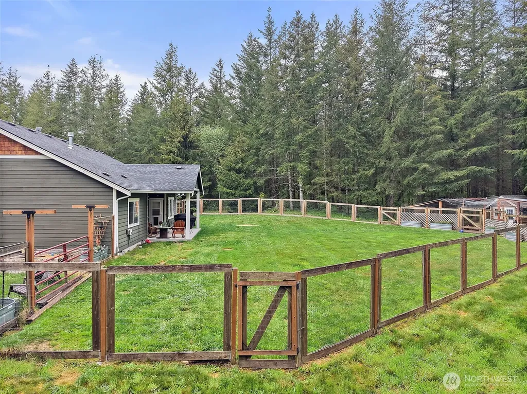 35888 301st Place SE Enumclaw WA 98022