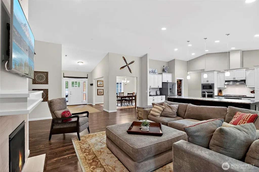 35888 301st Place SE Enumclaw WA 98022