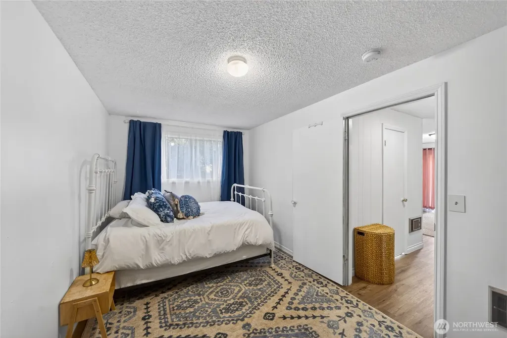2684 Olympic Drive Oak Harbor WA 98277