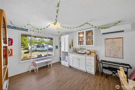 2684 Olympic Drive Oak Harbor WA 98277