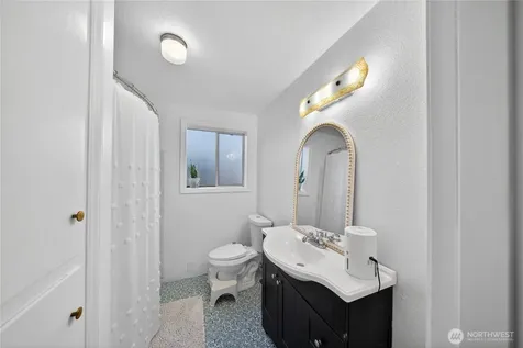 2684 Olympic Drive Oak Harbor WA 98277