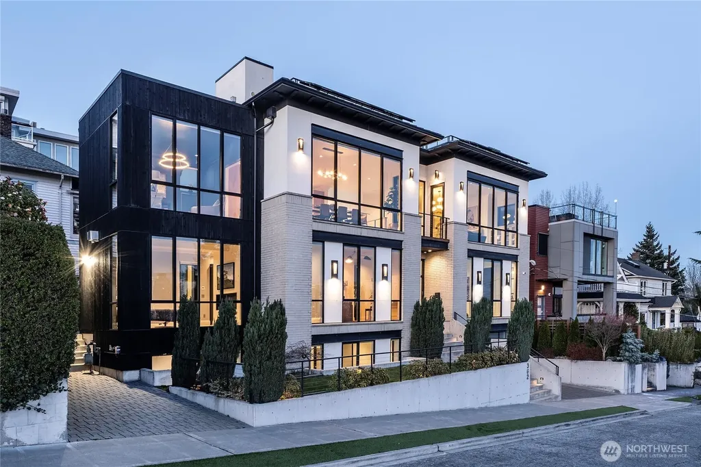 362 Ward Street Seattle WA 98109