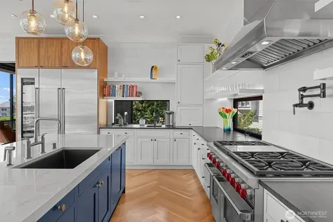 362 Ward Street Seattle WA 98109