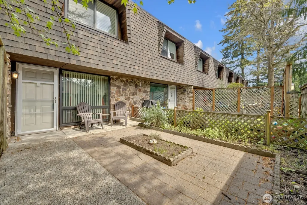 20620 76th Ave W Edmonds WA 98026